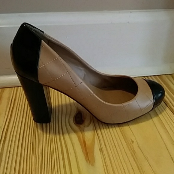 Ann Taylor Heels - Picture 2 of 6
